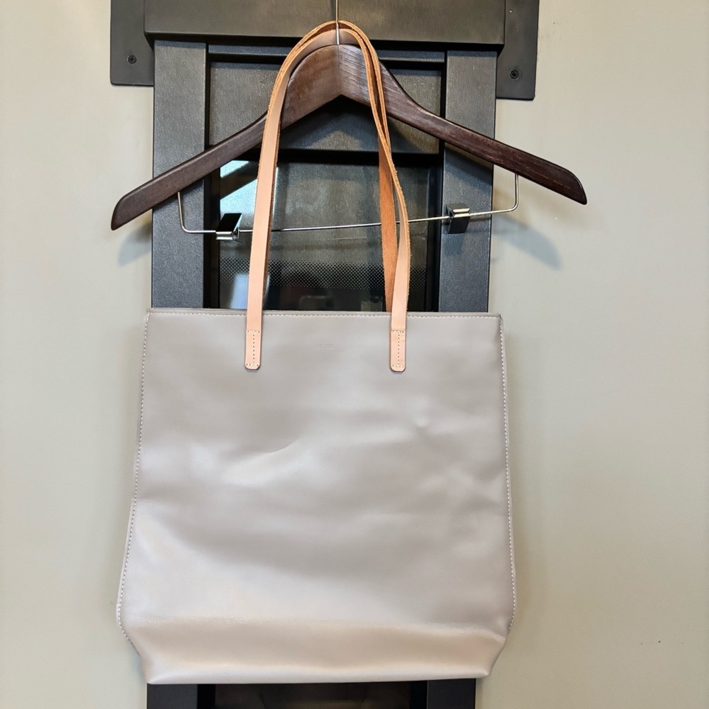 Ohja Luxury Gray Vegan Tote​​